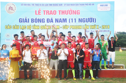 CLB Quý Tín Đại Việt Quế Sơn đoạt cúp vô địch cúp Pha Din năm 2018
