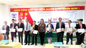 Bế giảng khóa đào tạo tiếng Việt cho cán bộ tỉnh Sê Kông