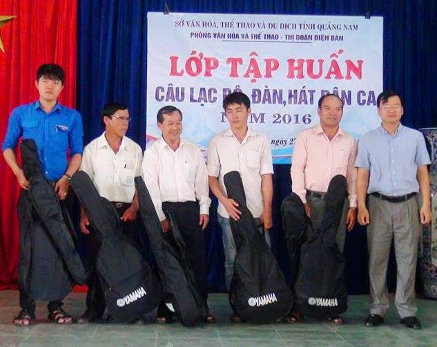 Tập huấn đàn, hát dân ca bài chòi